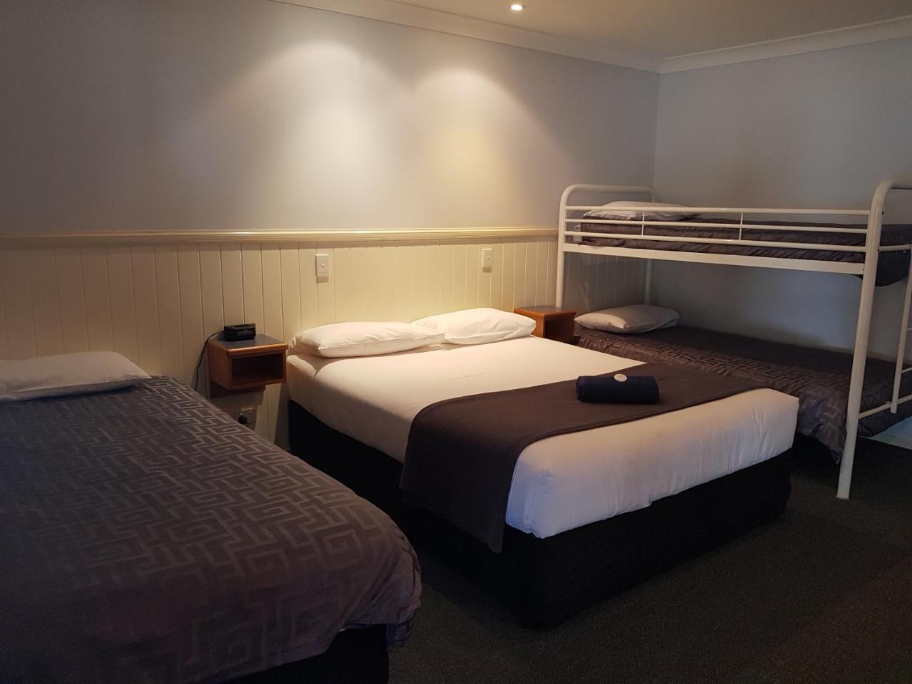 Dirranbandi Motor Inn Zewnętrze zdjęcie